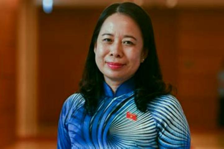 Luna, 20 — Escort in GJong Xuan, Vietnam