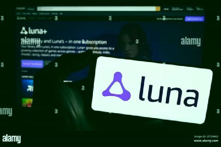 Luna, 20 — Escort in Murmashi, Russia