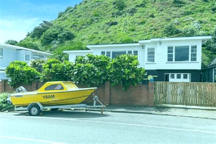 Luna, 20 — Escort in Owhiro Bay, New Zealand