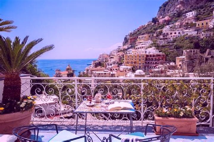 Luna, 20 — Escort in San Prisco, Italy
