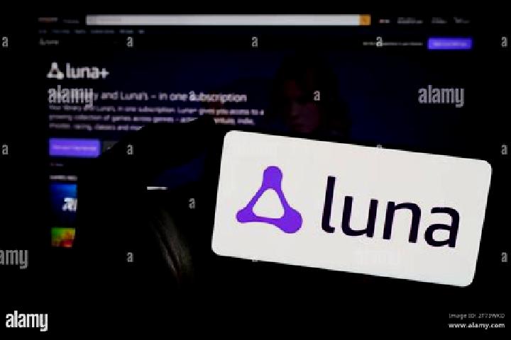 Luna, 20 — Escort in Suibun, Japan