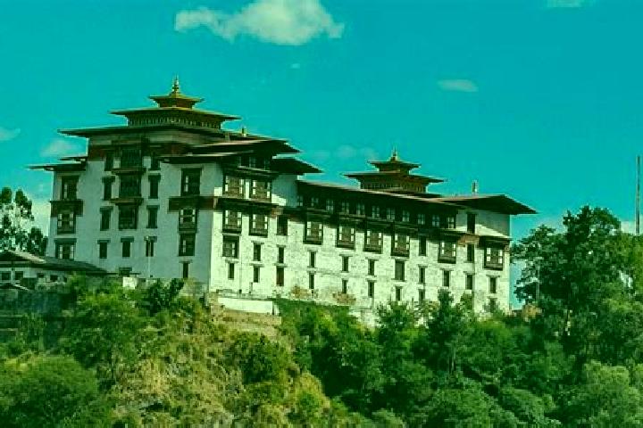 Luna, 20 — Escort in Trashi Yangtse, Bhutan