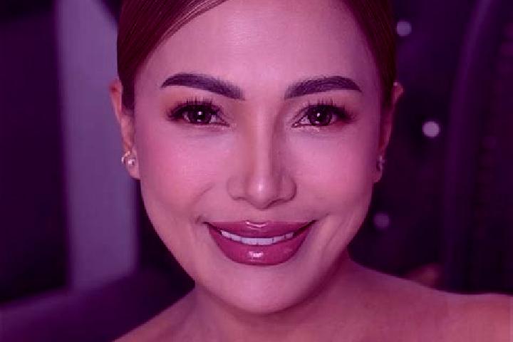 Luna, 20 — Escort in Tuganay, Philippines