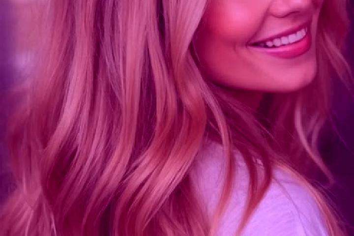Luna, 21, a blonde hazel-eyed ebony companion based in Polyany. Offering Overnight, 69. Available for incall and outcall, day and evening dates.