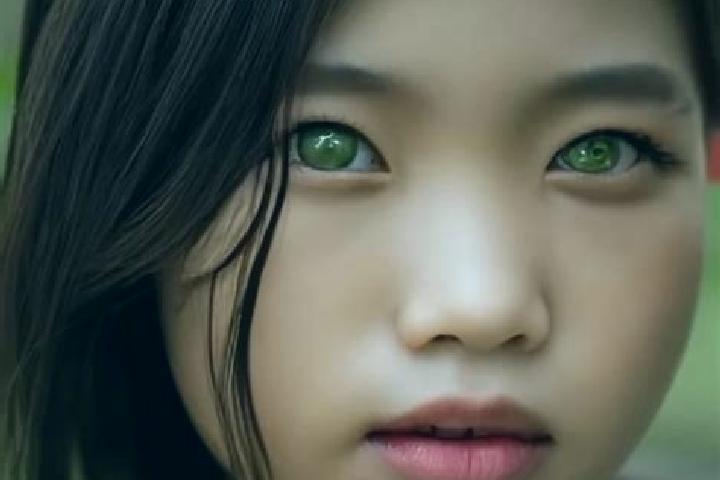 Luna, 21, a chestnut green-eyed asian companion based in Mount Rainier. Offering Domination, CIM, OWO. Available for incall and outcall, day and evening dates.