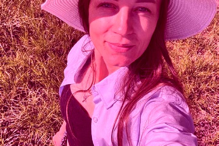 Luna, 21 — Escort in Codreni, Romania