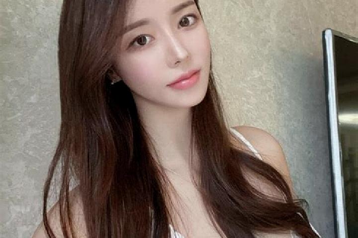 Luna, 21 — Escort in Zhaoqiao, China