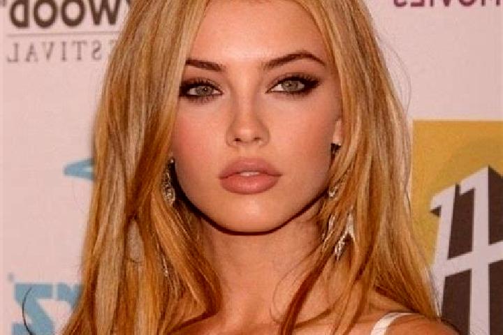 Luna, 22, a blonde hazel-eyed latina companion based in Llantwit Fardre. Offering Party Girl, 69, Girlfriend Experience. Available for incall and outcall, ov...