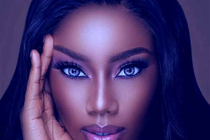 Luna, 22, a chestnut blue-eyed ebony companion based in Boullay-les-Troux. Offering Domination, Dinner Date, GFE, Couples. Available for incall and outcall, ...