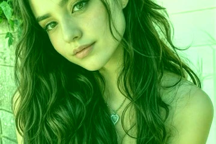 Luna, 22, a red hazel-eyed middle eastern companion based in Wonokerto. Offering Couples, Dinner Date, Erotic Massage, Deep French Kissing, Overnight. Availa...
