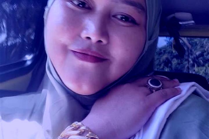 Luna, 22 — Escort in Lolak, Indonesia