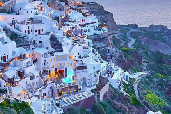 Luna, 22 — Escort in Mavrommati, Greece