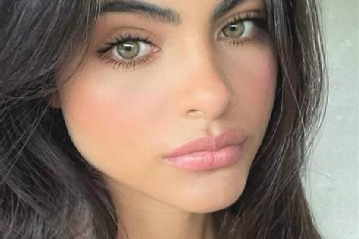Luna, 23, a black hazel-eyed middle eastern companion based in Gradiska. Offering Duos, Party Girl, Fetish, Striptease. Available for incall and outcall, ove...