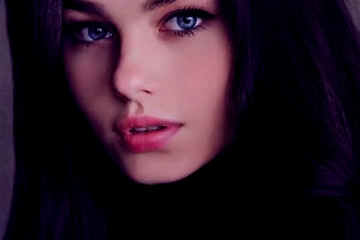 Luna, 23, a brunette dark-eyed caucasian companion based in Magena Marabu. Offering Girlfriend Experience, Domination, Erotic Massage, Travel Companion, BDSM...