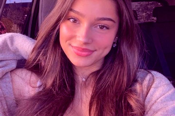Luna, 23, a brunette hazel-eyed indian companion based in Dalorong. Offering Girlfriend Experience, Massage, Party Girl. Available for incall and outcall, da...