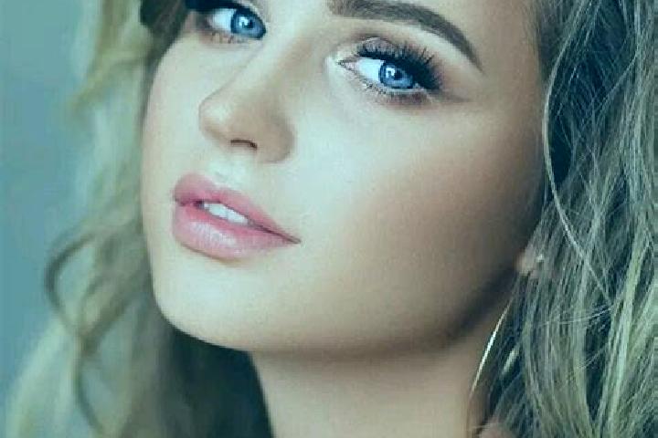 Luna, 23, a dark blonde blue-eyed asian companion based in Homestead Meadows North. Offering Duos, Dinner Date, Striptease, Party Girl. Available for incall ...
