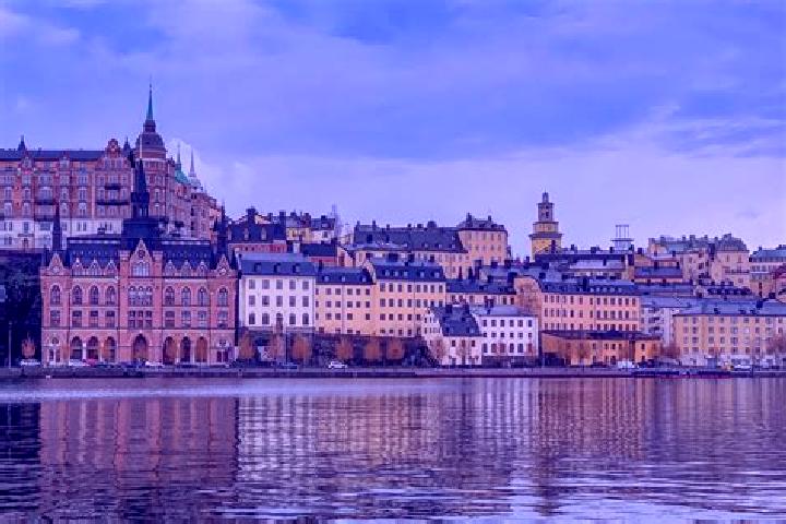 Luna, 23 — Escort in Barsloev, Sweden
