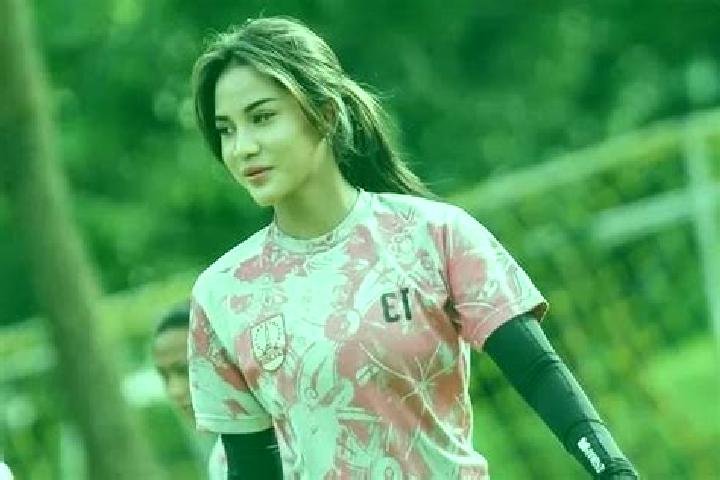 Luna, 23 — Escort in Boneng, Indonesia