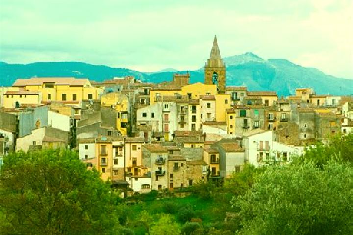 Luna, 23 — Escort in Castelbuono, Italy