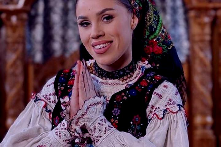 Luna, 23 — Escort in Jiana, Romania