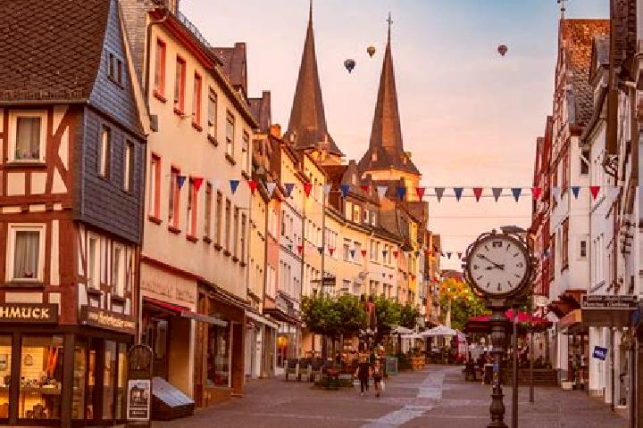 Luna, 23 — Escort in Montabaur, Germany