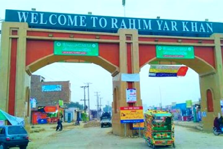 Luna, 23 — Escort in Rahim Yar Khan, Pakistan