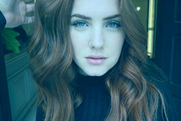 Luna, 24, a auburn blue-eyed mediterranean companion based in Fangxian. Offering Deep French Kissing, Dinner Date, Duos. Available for incall and outcall, da...