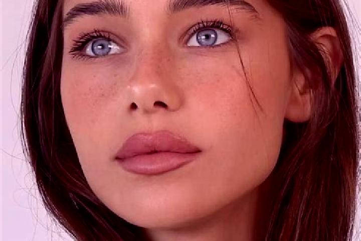 Luna, 24, a brunette amber-eyed european companion based in Itala. Offering Striptease, Massage, Dinner Date. Available for incall and outcall, overnight boo...