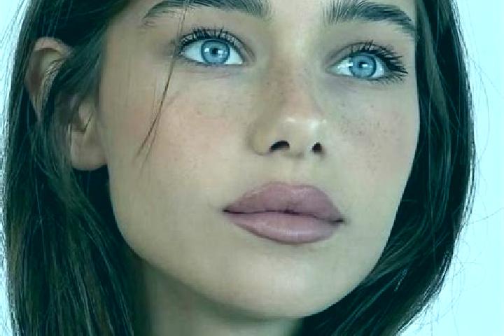 Luna, 24, a brunette brown-eyed middle eastern companion based in Meyenburg. Offering 69, A-Level, Tantra, Massage. Available for incall and outcall, overnig...
