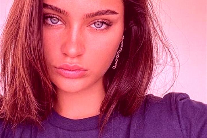 Luna, 24, a brunette dark-eyed slavic companion based in Salama. Offering A-Level, Domination, GFE. Available for incall and outcall, day and evening dates.