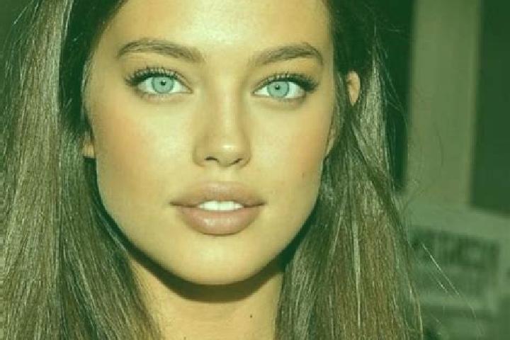 Luna, 24, a chestnut grey-eyed mediterranean companion based in Al Yasiniyah. Offering Travel Companion, Girlfriend Experience, Deep French Kissing, A-Level....