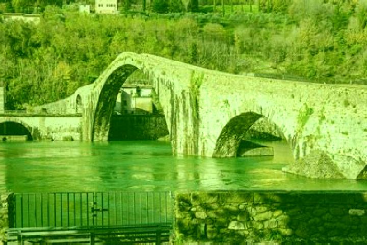 Luna, 24 — Escort in Mozzano, Italy