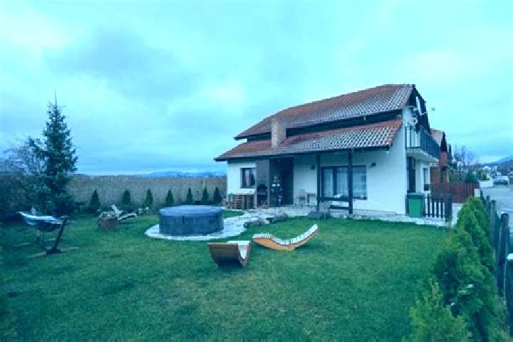 Luna, 24 — Escort in Sabolciu, Romania