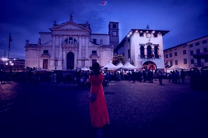 Luna, 24 — Escort in Via Pastrengo, Italy