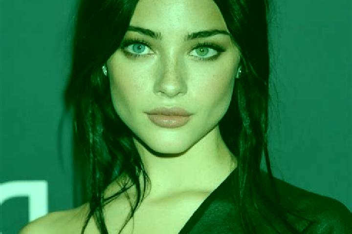 Luna, 25, a black blue-eyed latina companion based in Poncin. Offering A-Level, CIM, Duos. Available for incall and outcall, day and evening dates.
