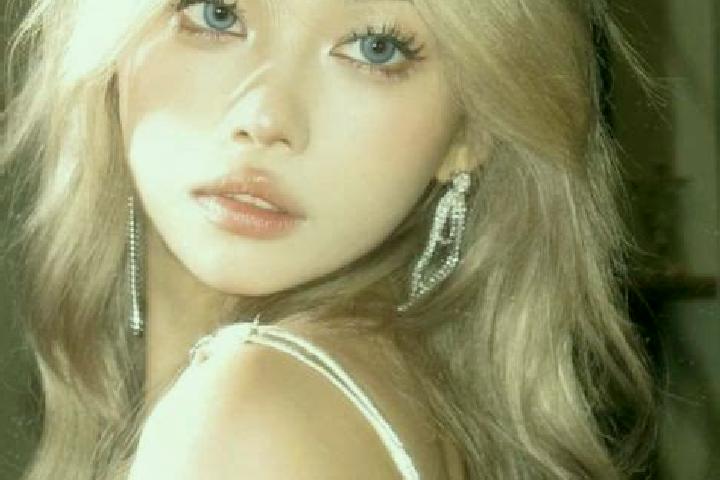 Luna, 25, a blonde blue-eyed asian companion based in Marnaz. Offering Striptease, Domination, GFE. Available for incall and outcall, day and evening dates.