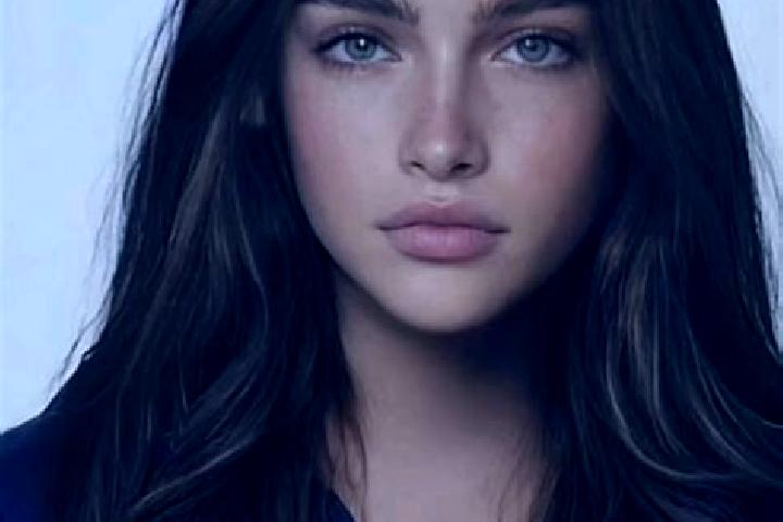 Luna, 25, a brunette blue-eyed caucasian companion based in Las Mercedes. Offering Massage, GFE, 69. Available for incall and outcall, day and evening dates.