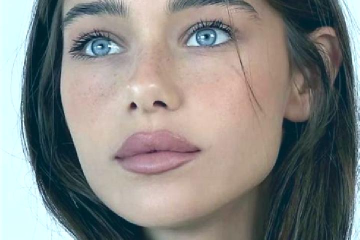 Luna, 25, a brunette dark-eyed mixed companion based in Wilsdruff. Offering A-Level, Massage, Roleplay, Travel Companion. Available for incall and outcall, d...