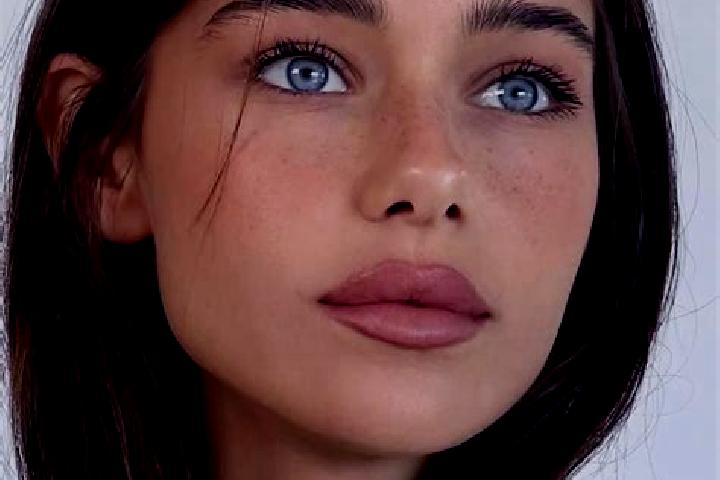 Luna, 25, a brunette grey-eyed asian companion based in Hailar. Offering Couples, CIM, Duos. Available for incall and outcall, day and evening dates.