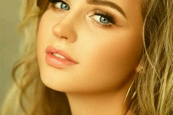 Luna, 25, a dark blonde blue-eyed european companion based in Marsat. Offering OWO, 69, Tantra, Prostate Massage. Available for incall and outcall, overnight...