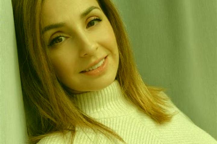 Luna, 25 — Escort in Frunzaru, Romania