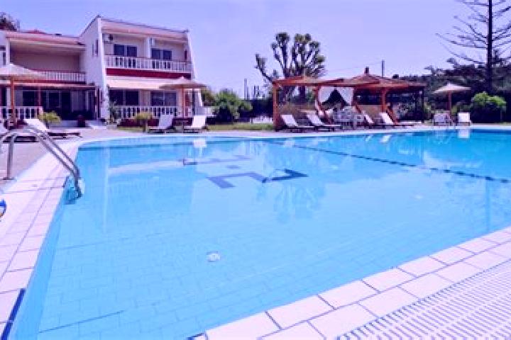 Luna, 25 — Escort in Paradeisi, Greece