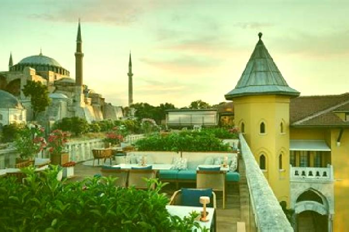 Luna, 25 — Escort in Sultanahmet, Turkey