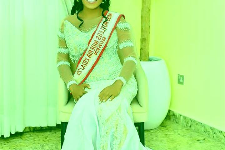 Luna, 25 — Escort in Umuelemai, Nigeria