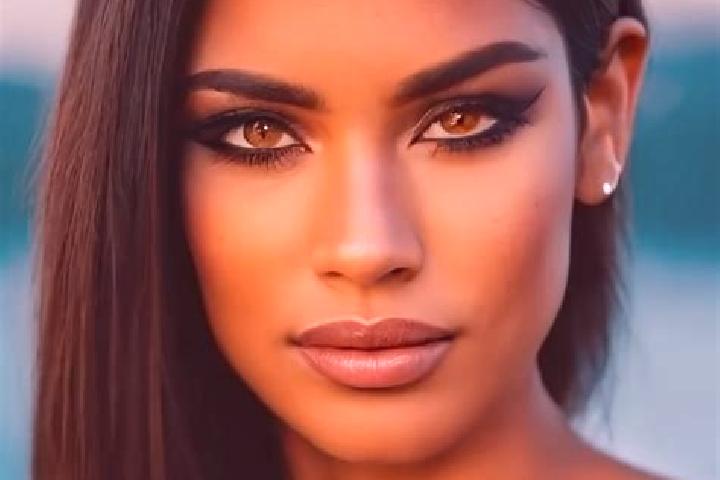 Luna, 26, a black brown-eyed latina companion based in Hong Bac. Offering Striptease, Massage, 69. Available for incall and outcall, overnight bookings avail...