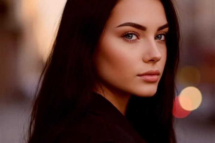 Luna, 26, a brunette blue-eyed latina companion based in Korobo. Offering 69, Party Girl, A-Level. Available for incall and outcall, day and evening dates.
