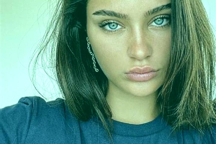 Luna, 26, a brunette blue-eyed mediterranean companion based in Goudi. Offering 69, Overnight, Tantra, Striptease, Girlfriend Experience. Available for incal...