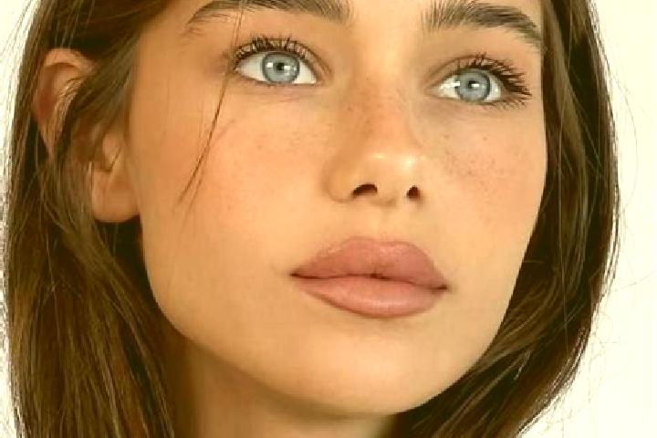 Luna, 26, a brunette brown-eyed middle eastern companion based in Collier Row. Offering A-Level, CIM, BDSM, OWO, Massage. Available for incall and outcall, o...