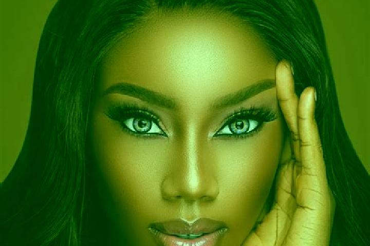 Luna, 26, a chestnut blue-eyed ebony companion based in Naidas. Offering Tantra, OWO, GFE. Available for incall and outcall, overnight bookings available.