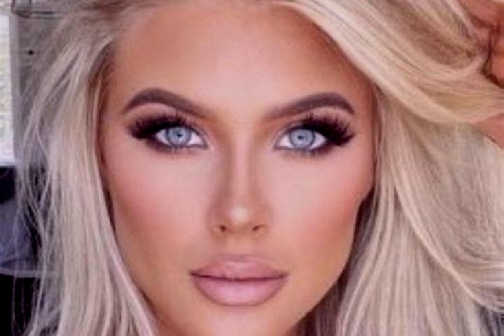 Luna, 26, a platinum blonde dark-eyed caucasian companion based in Dhule. Offering OWO, Roleplay, Dinner Date, BDSM, Girlfriend Experience. Available for inc...